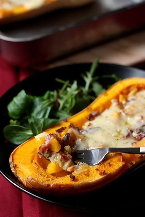 Butternut au four farcie aux oignons, lardons et beaufort