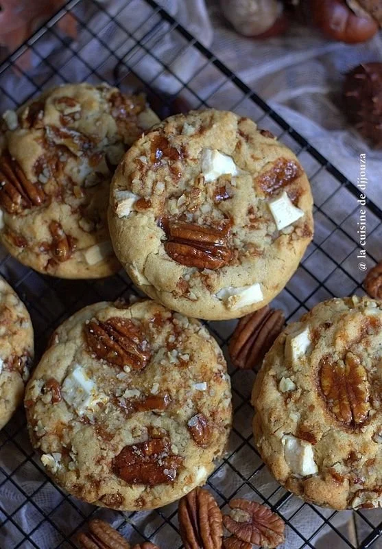 Cookies moelleux aux noix de pécan et chocolat blanc