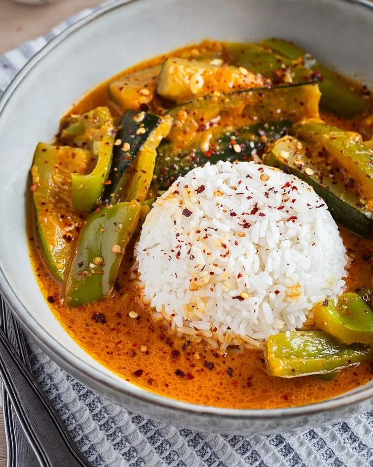 Curry de courgettes coco, recette végétarienne facile et rapide.