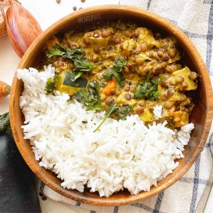 Recette de curry de lentilles vertes au lait de coco, plat sain et savoureux