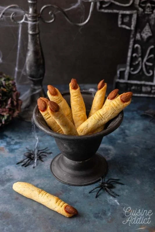 Recette de doigts de sorcière au fromage, un apéritif d'Halloween