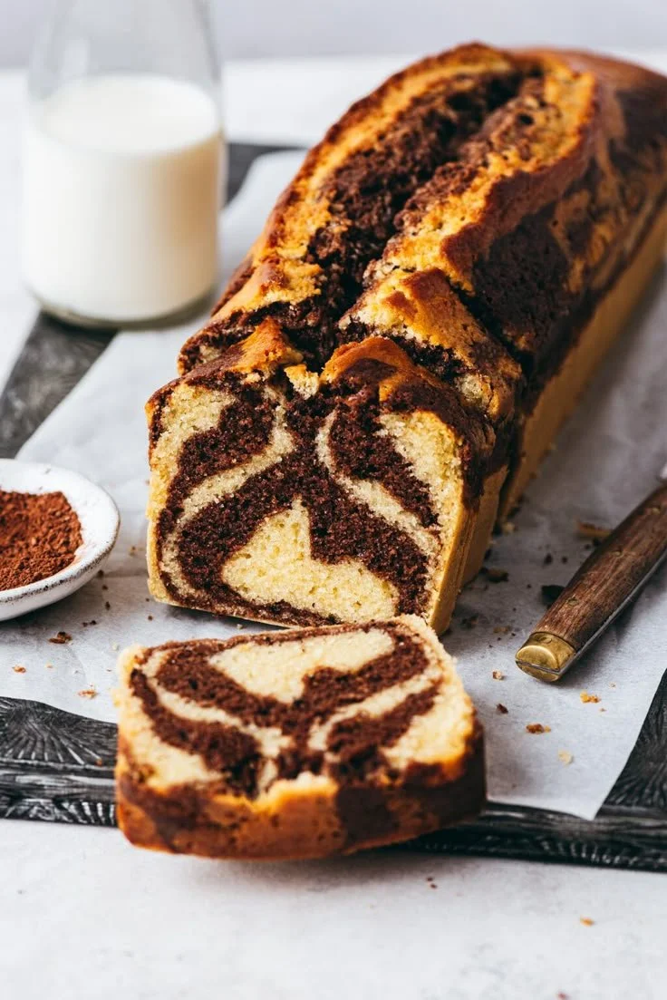 Gâteau marbré moelleux au chocolat et vanille, un délice facile à préparer
