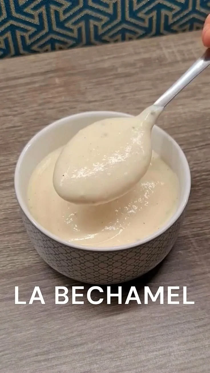 Recette facile de béchamel avec 3 ingrédients en 10 minutes.