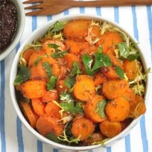 Salade de carottes avec pilpelchuma de Yotam Ottolenghi.