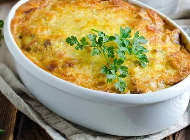 Délicieux gratin de pommes de terre prêt à servir