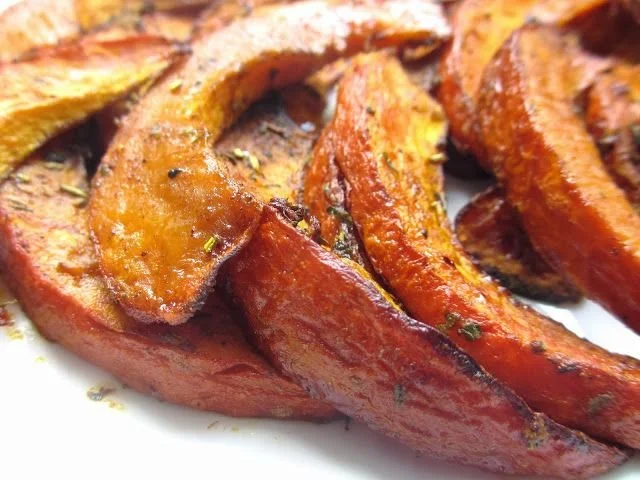 Potimarron rôti aux épices douces, savoureux et réconfortant.