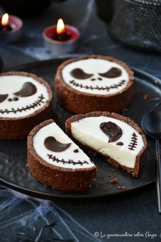 Tarts Jack Skellington décorées pour Halloween avec des motifs effrayants